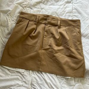 H&M divided line beige never worn skirt